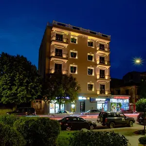 hotel-borova.albaniahotels.org/